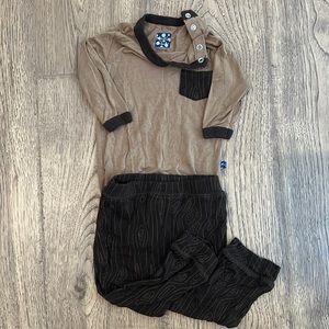 Long sleeve bodysuit set. Size 12-18 months gently used condition